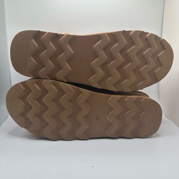 CUSHIONAIRE Women's Genuine Suede pull on platform boot +Memory Foam 8 WIDE CHES - Picture 5 of 7